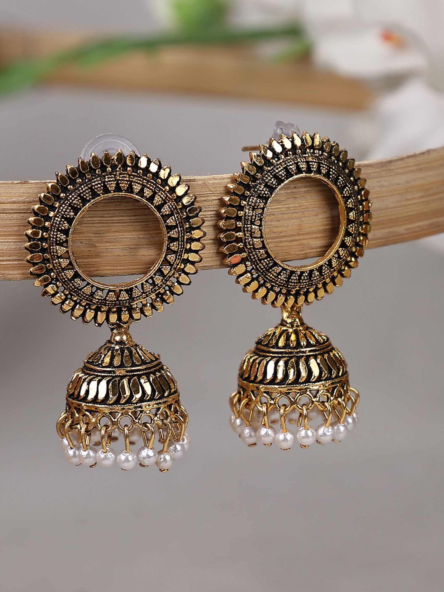 ear-m-40889_1-jpg