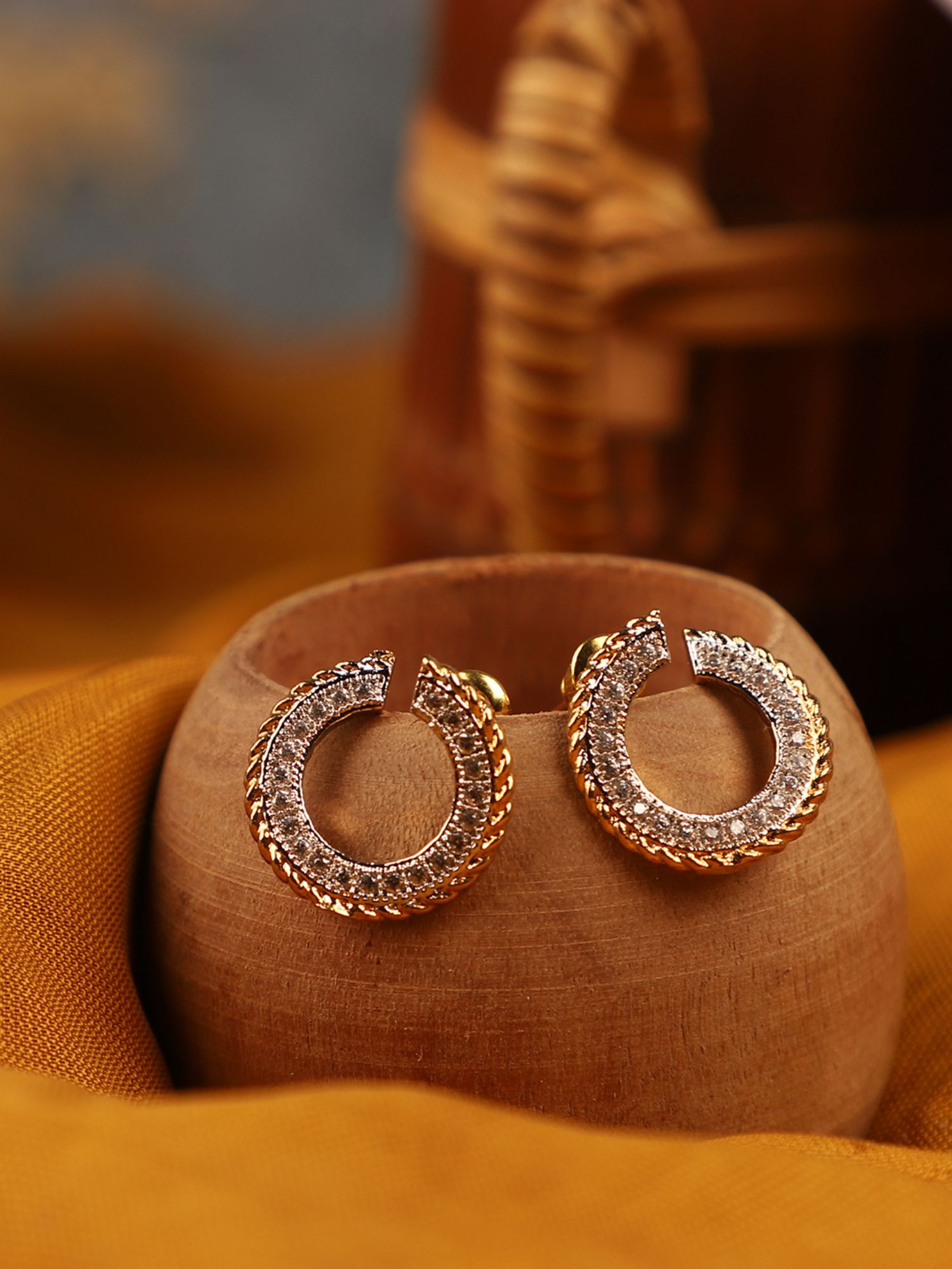 ear-m-41062_2-jpg